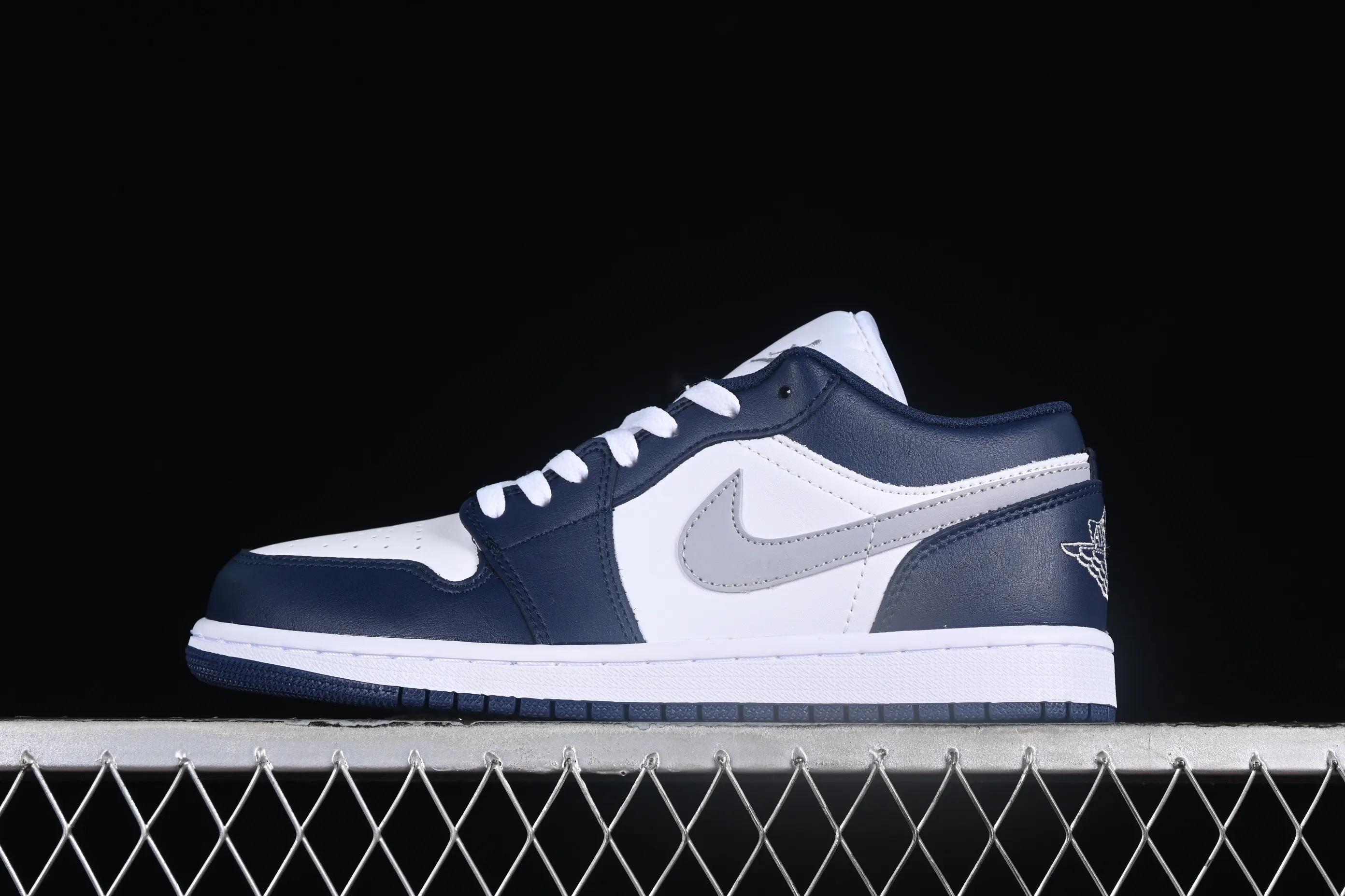 All categories Air Jordan Jordan series basketball shoes Air Jordan 1 Low Z version Air Jordan 1 Low AJ1 Joe 1 white blue gray low-top cultural basketball shoes 553558-141